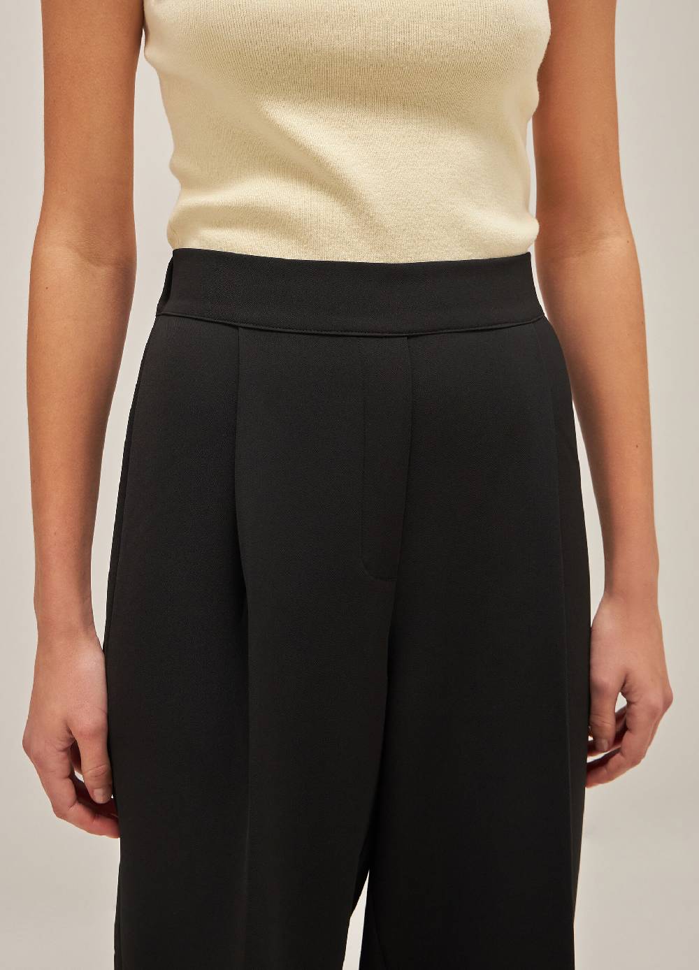 LES COPAINSPantaloni slouchy con elastico Nuova