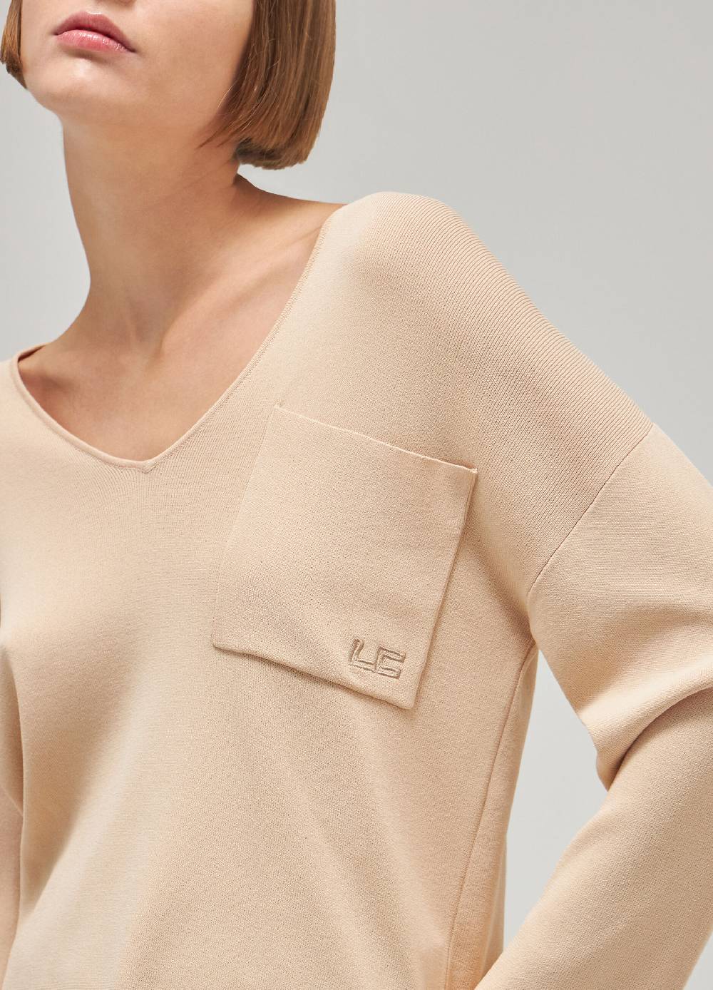 LES COPAINSMaglia tricot con scollo a V in misto viscosa Italy