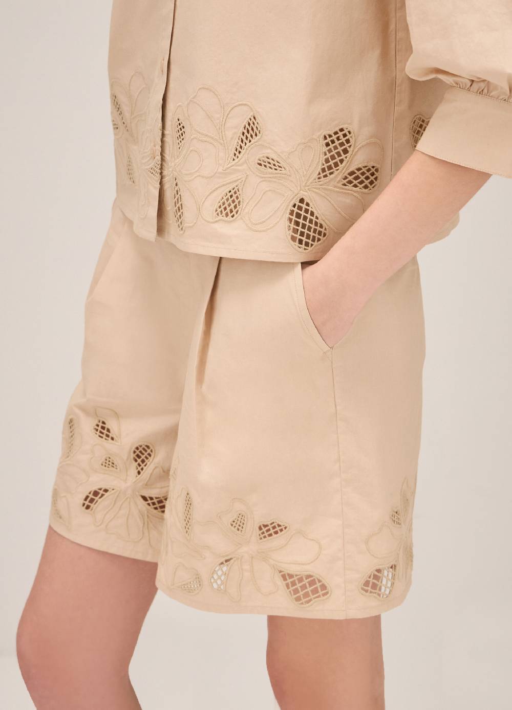 LES COPAINSShorts in cotone con ricamo Offerta