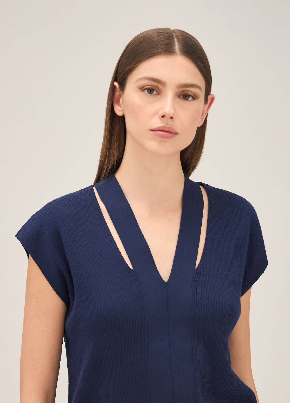LES COPAINSMaglia tricot con scollo a V Italy