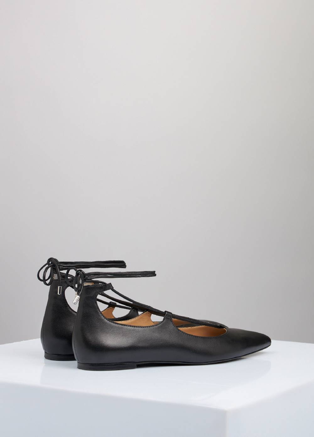 LES COPAINSBallerine in vera pelle con laccetti Italia
