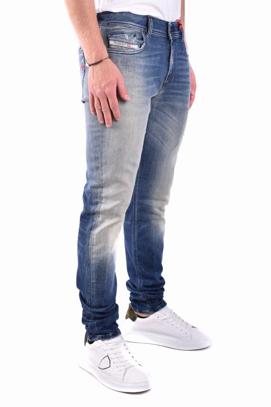 Diesel Jeans Codice prodotto: A03594 09G8701 Offerta per la Festa della Mamma