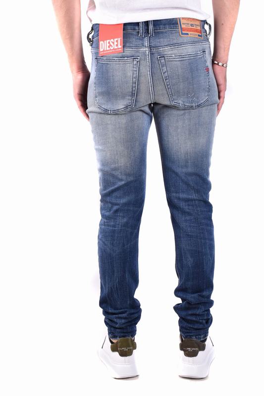 Diesel Jeans Codice prodotto: A03594 09G8701 Offerta per la Festa della Mamma