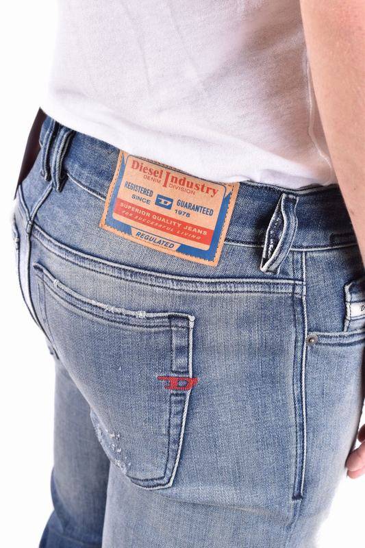 Diesel Jeans Codice prodotto: A03594 09G8701 Offerta per la Festa della Mamma