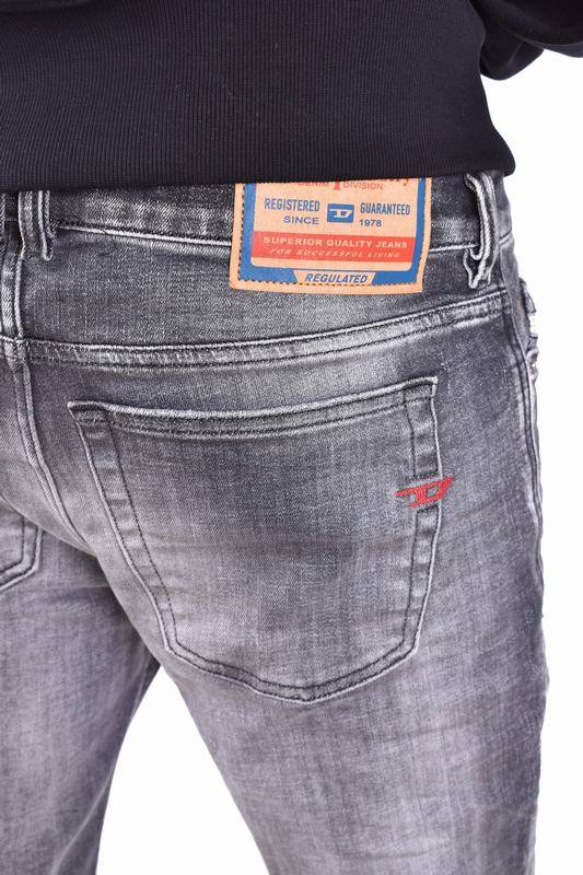 Diesel Jeans Codice prodotto: A03594 09G8602 Offerte giornaliere