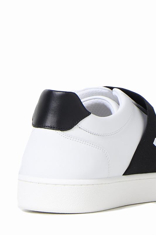 Moschino Sneakers Codice prodotto: MB15032G1F Promozione