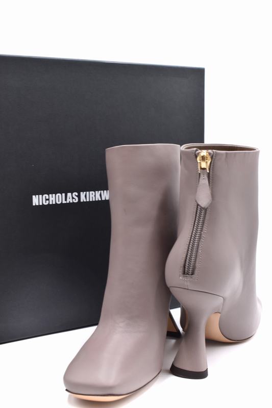 Nicholas Kirkwood Stivali Codice prodotto: 909B15NLS1-TAU Offerta speciale della fabbrica