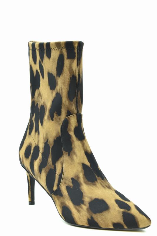 STUART WEITZMAN Stivali Codice prodotto: 1L96585 Sostegno trimestrale