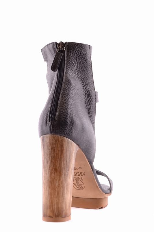 Brunello Cucinelli Sandali Codice prodotto: MZDBRC538 Limitato a 3 giorni