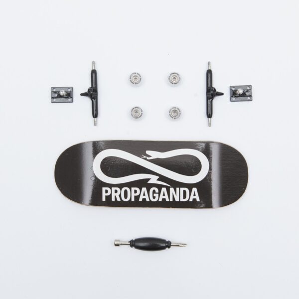 Propaganda Propaganda x Close Up Fingerboard complete set – Black Sconto
