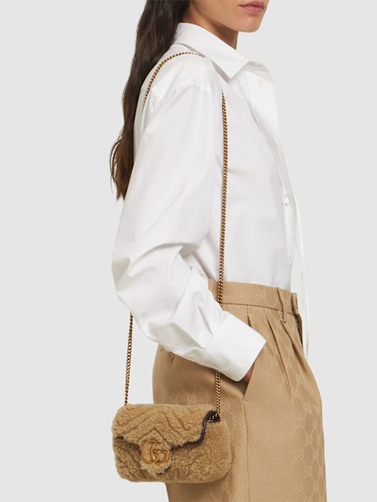 Luisaviaroma Borsa Super Mini GG Marmont in shearling Nuovo