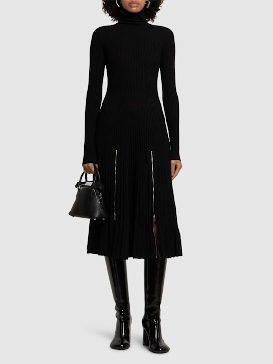 Luisaviaroma Vestito midi collo alto in maglia Shopping Online