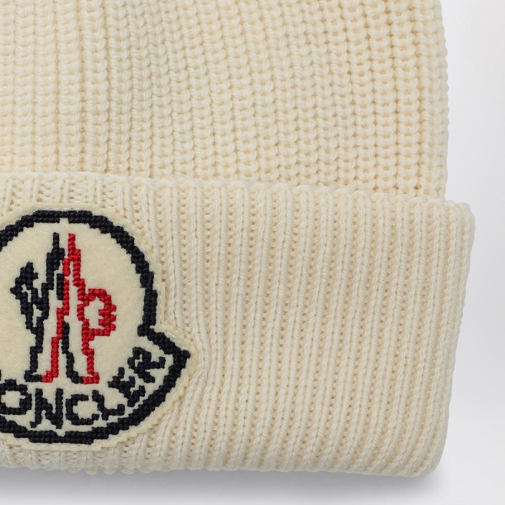 Moncler Cuffia bianca in lana con logo Offerta Giorno del Papà