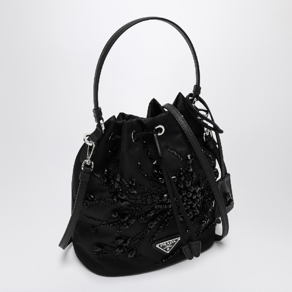Prada Mini borsa nera in Re-Nylon con ricami Offerte