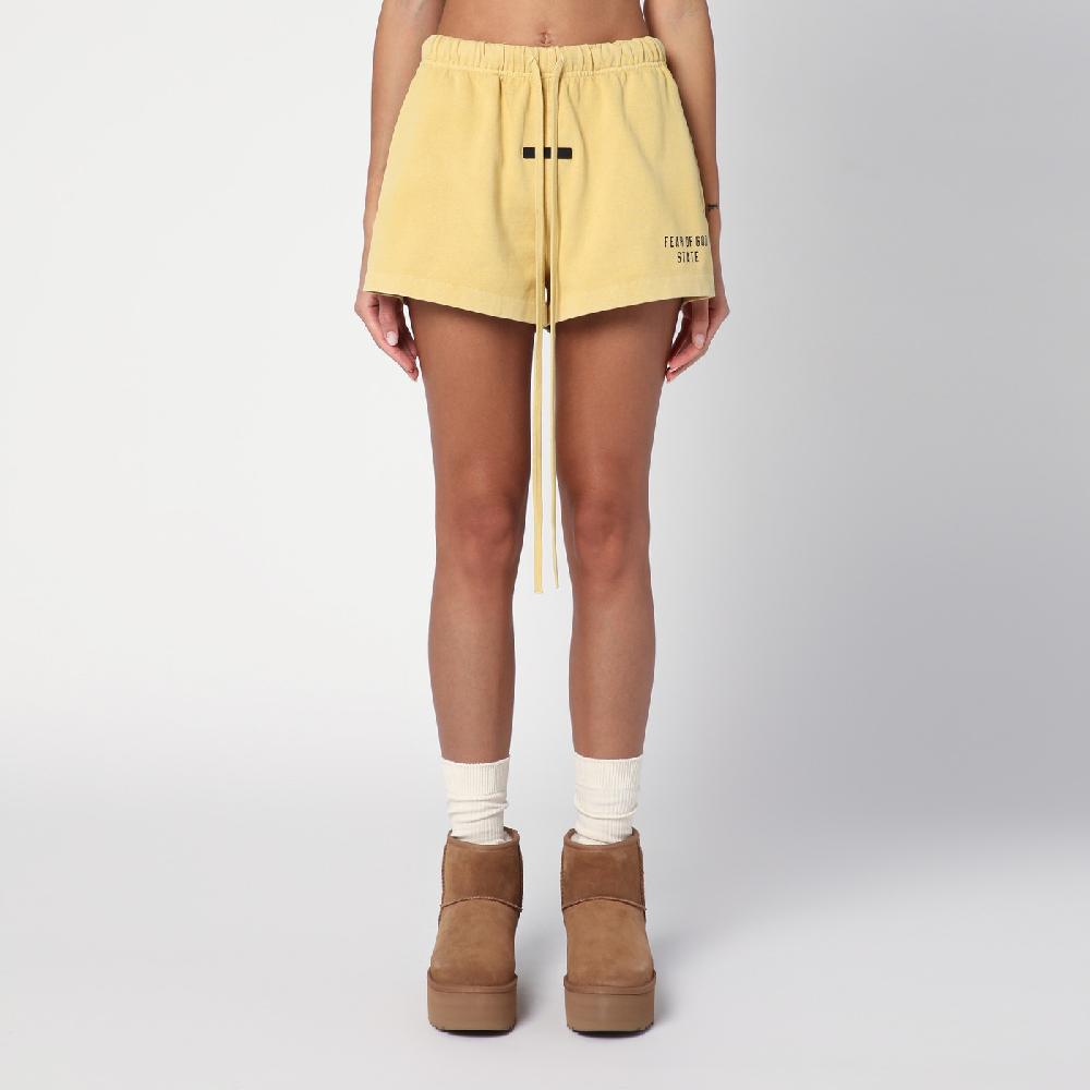 Fear of God Essentials Short color ambra con logo Hotsell