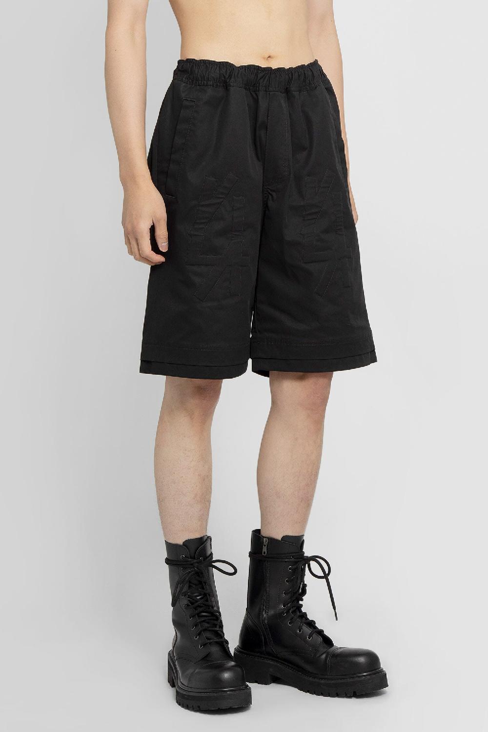 Antonioli 44 LABEL GROUP MAN BLACK SHORTS Acquista Ora
