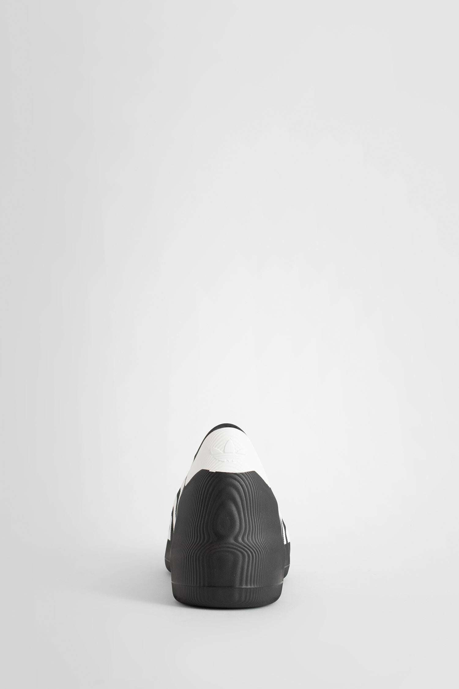 Antonioli ADIDAS UNISEX BLACK&WHITE SNEAKERS Convenienza