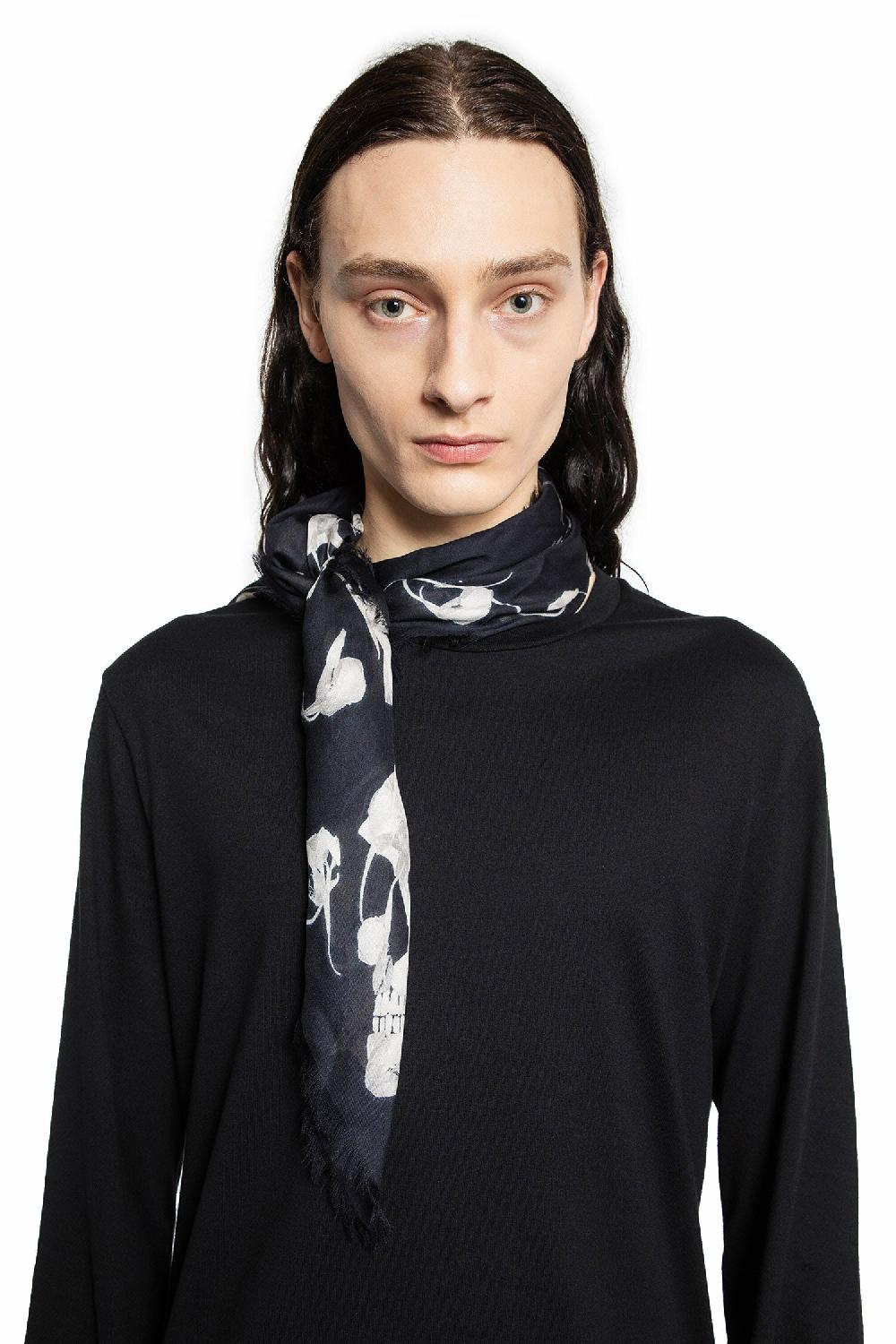 Antonioli ALEXANDER MCQUEEN MAN BLACK&WHITE SCARVES Saldi