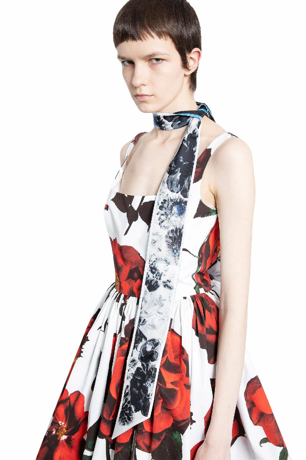 Antonioli ALEXANDER MCQUEEN WOMAN MULTICOLOR SCARVES Offerta