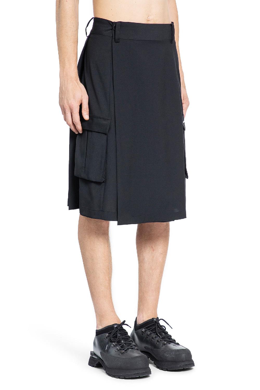 Antonioli AN OTHER DATE MAN BLACK SHORTS & SKIRTS Sconto