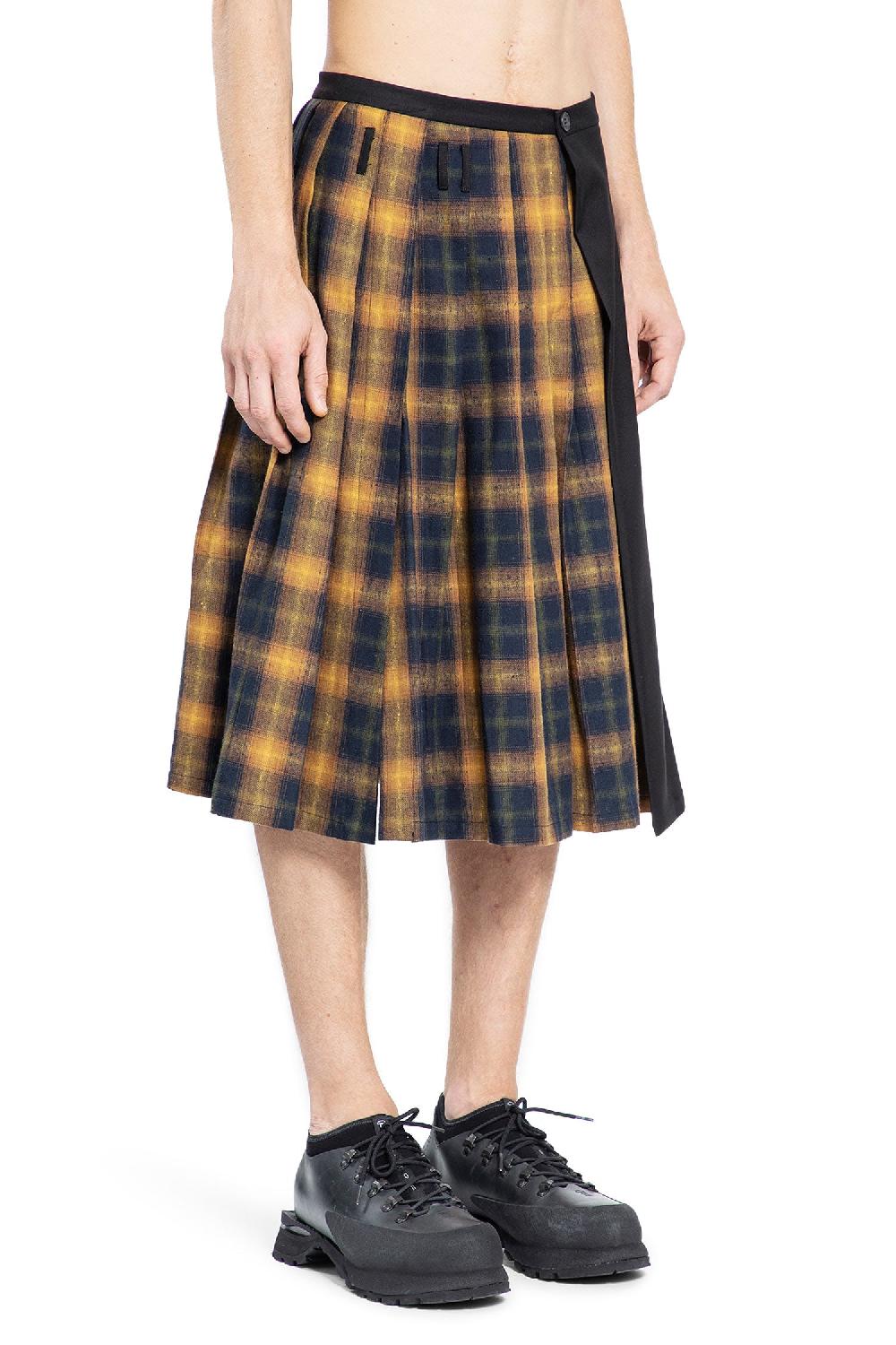 Antonioli AN OTHER DATE MAN MULTICOLOR SHORTS & SKIRTS Offerte