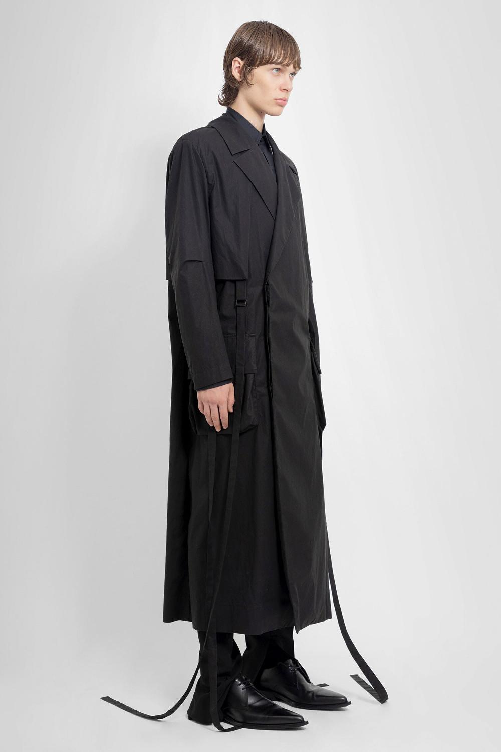 Antonioli ANN DEMEULEMEESTER MAN BLACK COATS Solo un giorno rimasto