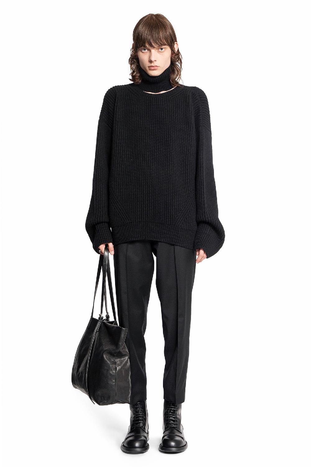 Antonioli ANN DEMEULEMEESTER MAN BLACK KNITWEAR Promozione