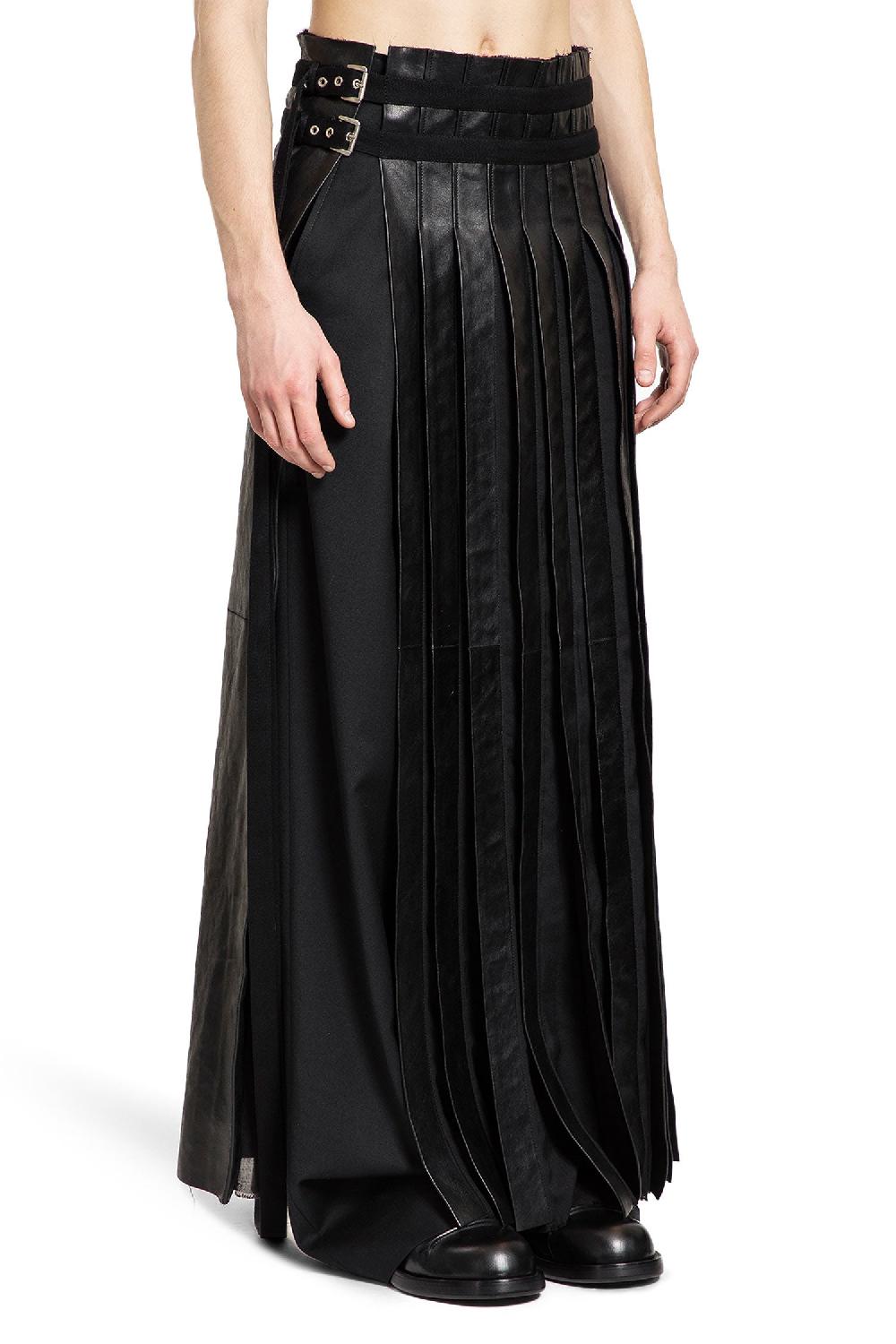 Antonioli ANN DEMEULEMEESTER MAN BLACK SHORTS & SKIRTS Fino Al -60%