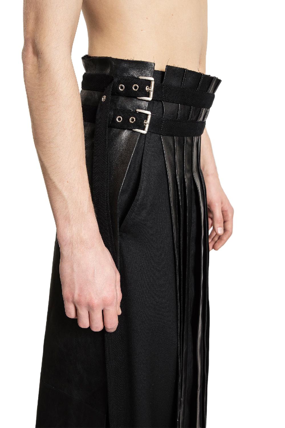 Antonioli ANN DEMEULEMEESTER MAN BLACK SHORTS & SKIRTS Fino Al -60%