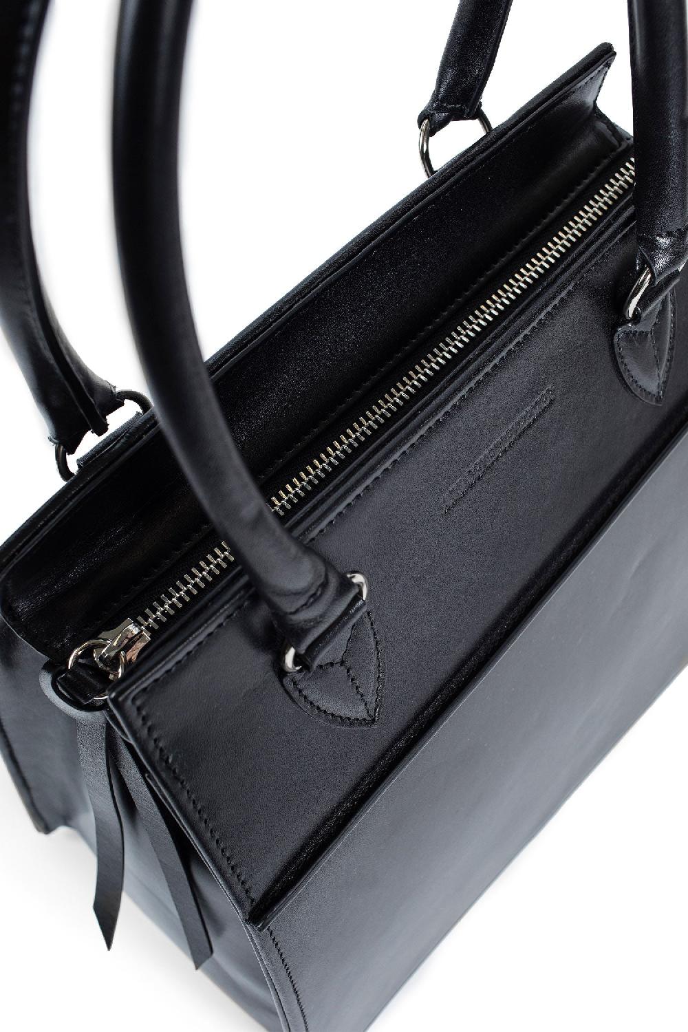 Antonioli ANN DEMEULEMEESTER UNISEX BLACK TOP HANDLE BAGS Prezzo basso