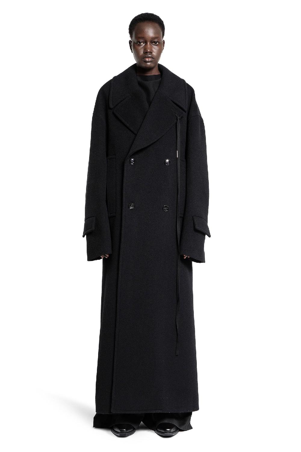 Antonioli ANN DEMEULEMEESTER WOMAN BLACK COATS Prezzo Ridotto