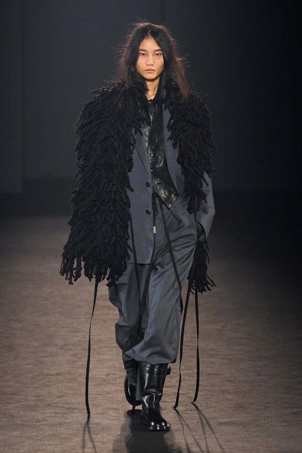 Antonioli ANN DEMEULEMEESTER WOMAN BLACK VESTS Super sconto
