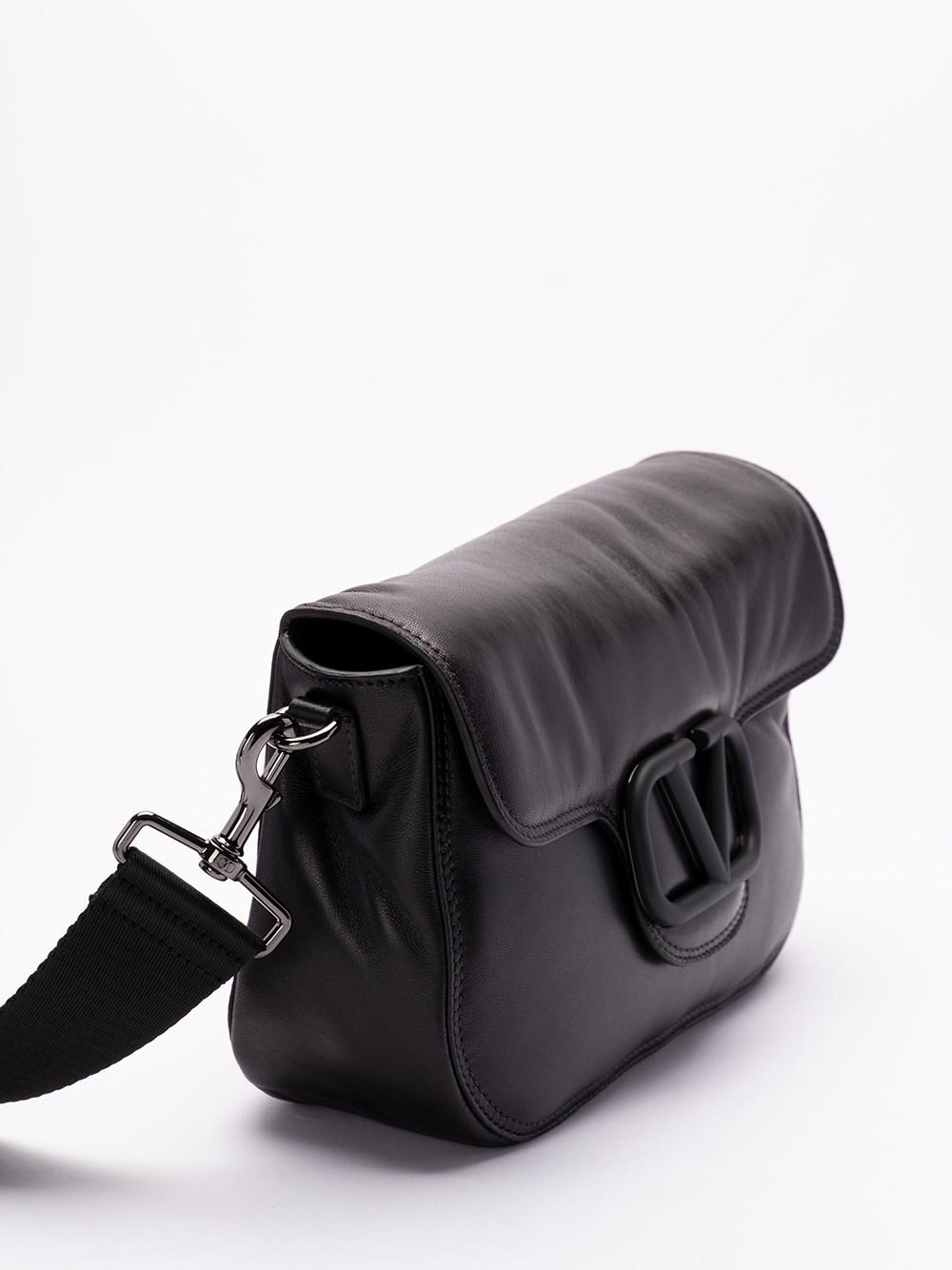 Valentino garavani `Valentino Garavani Noir` Shoulder Bag Comprane uno, ottenene uno gratis