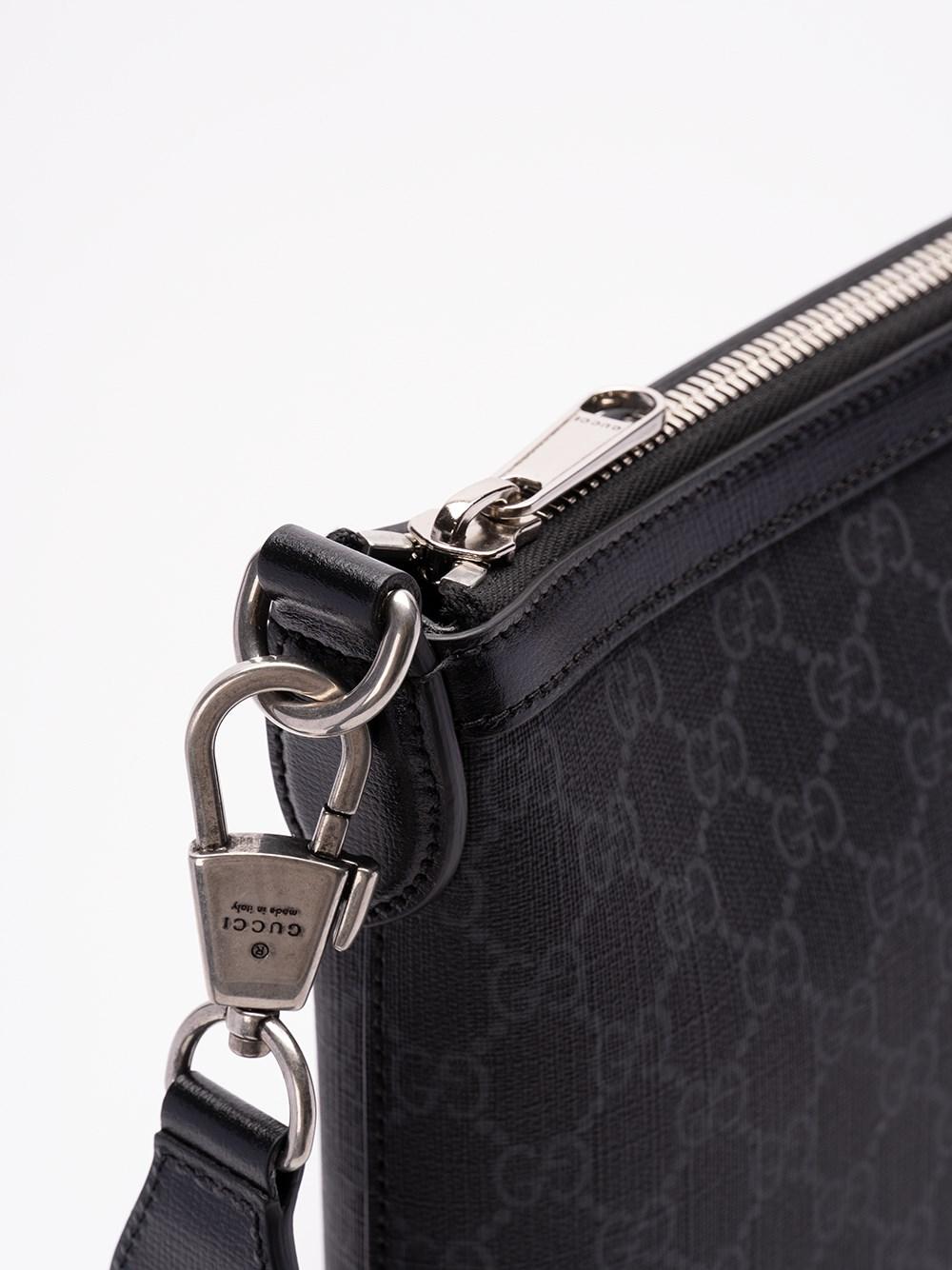 Gucci Messenger Bag With `Interlocking G` Promozione temporanea