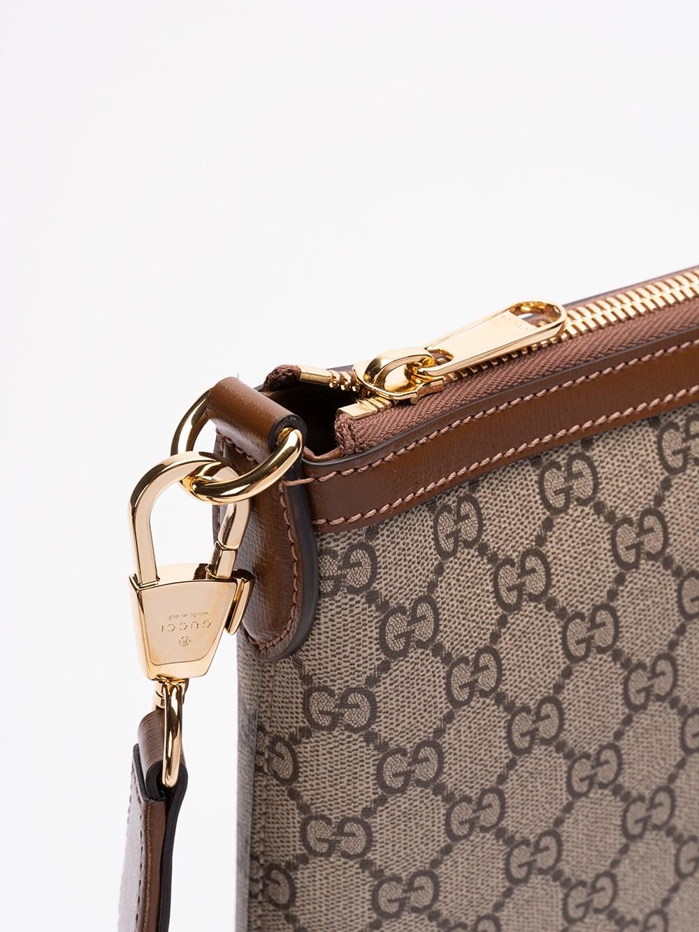 Gucci Messenger Bag With `Interlocking G` Fino al 50% di sconto