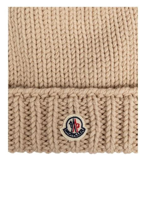 MONCLER ENFANT Berretto In Maglia Rasata Beige Chiaro Con Logo - MONCLER ENFANT Presa