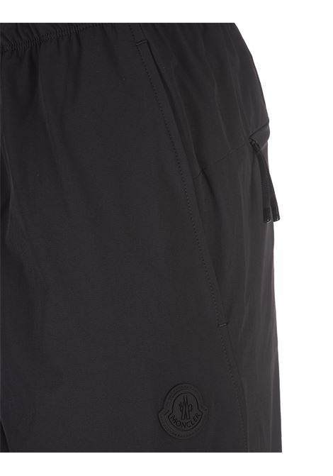 MONCLER Joggers Neri In Nylon Tecnico Stretch - MONCLER 50% di sconto con spedizione gratuita