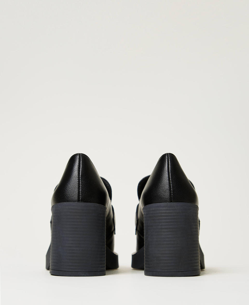 Twin Set Mocassini alti con morsetto Oval T Affare Del Giorno