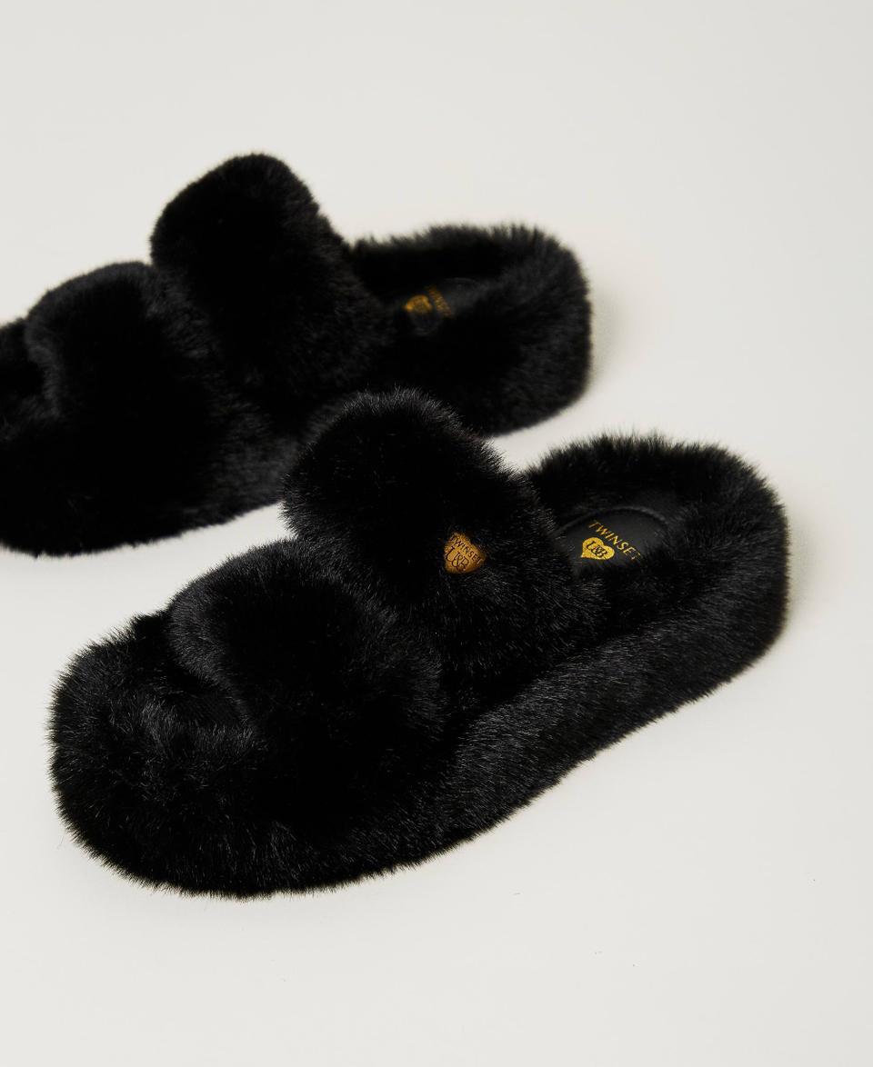 Twin Set Sandali slide in faux fur In Saldo