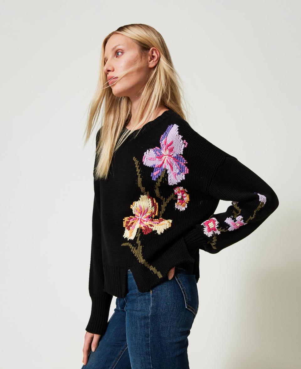 Twin Set Maglia con fiori e ricamo a mano 2025