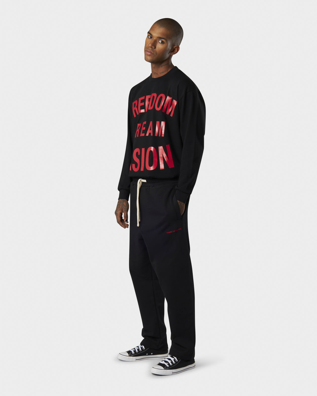 Vision Of Super BLACK SWEATPANTS WITH WHITE COULISSE EMBROIDERED FLAMES ON POCKET AND RED LABEL ON BACK LEFT LEG Sconto