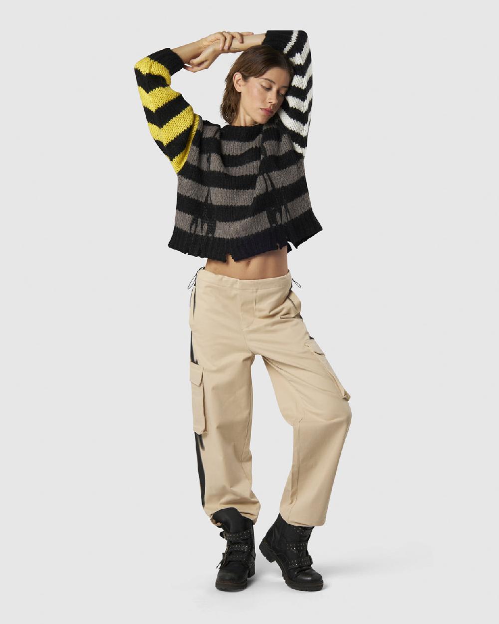 Vision Of Super JUMPER WITH IRREGULAR STRIPES BLACK WHITE GRAY AND YELLOW AND PRINTED LOGO + FLAMES Saldi Di Fabbrica